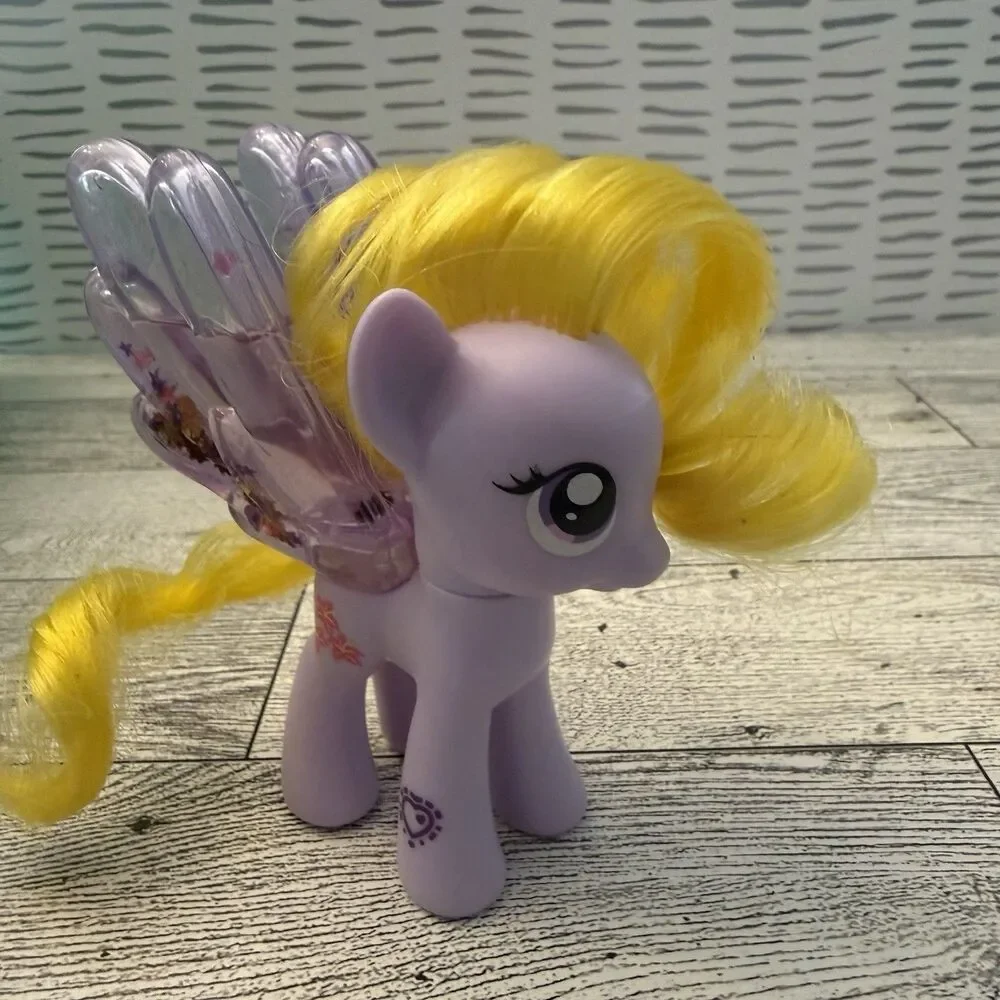 My Little Pony MLP Water Wings Lily Blossom Hasbro G4 MLP Brushable